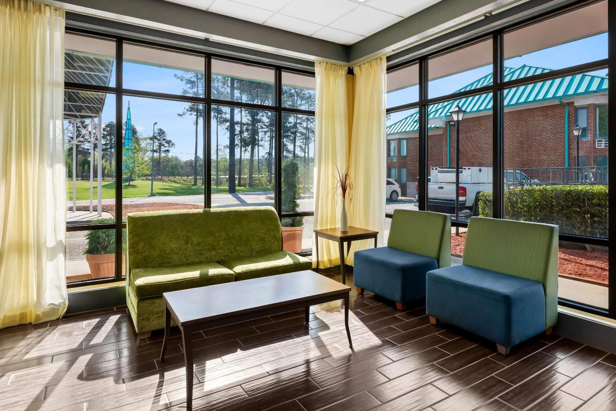 Days Inn By Wyndham Petersburg/South Fort Lee Esterno foto