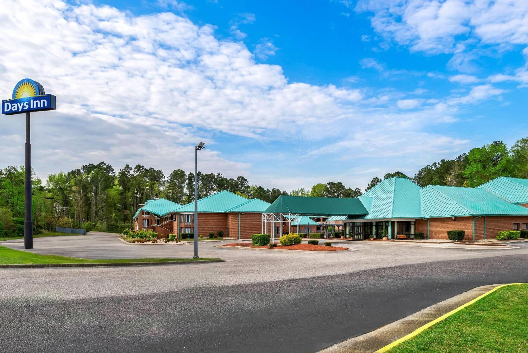 Days Inn By Wyndham Petersburg/South Fort Lee Esterno foto
