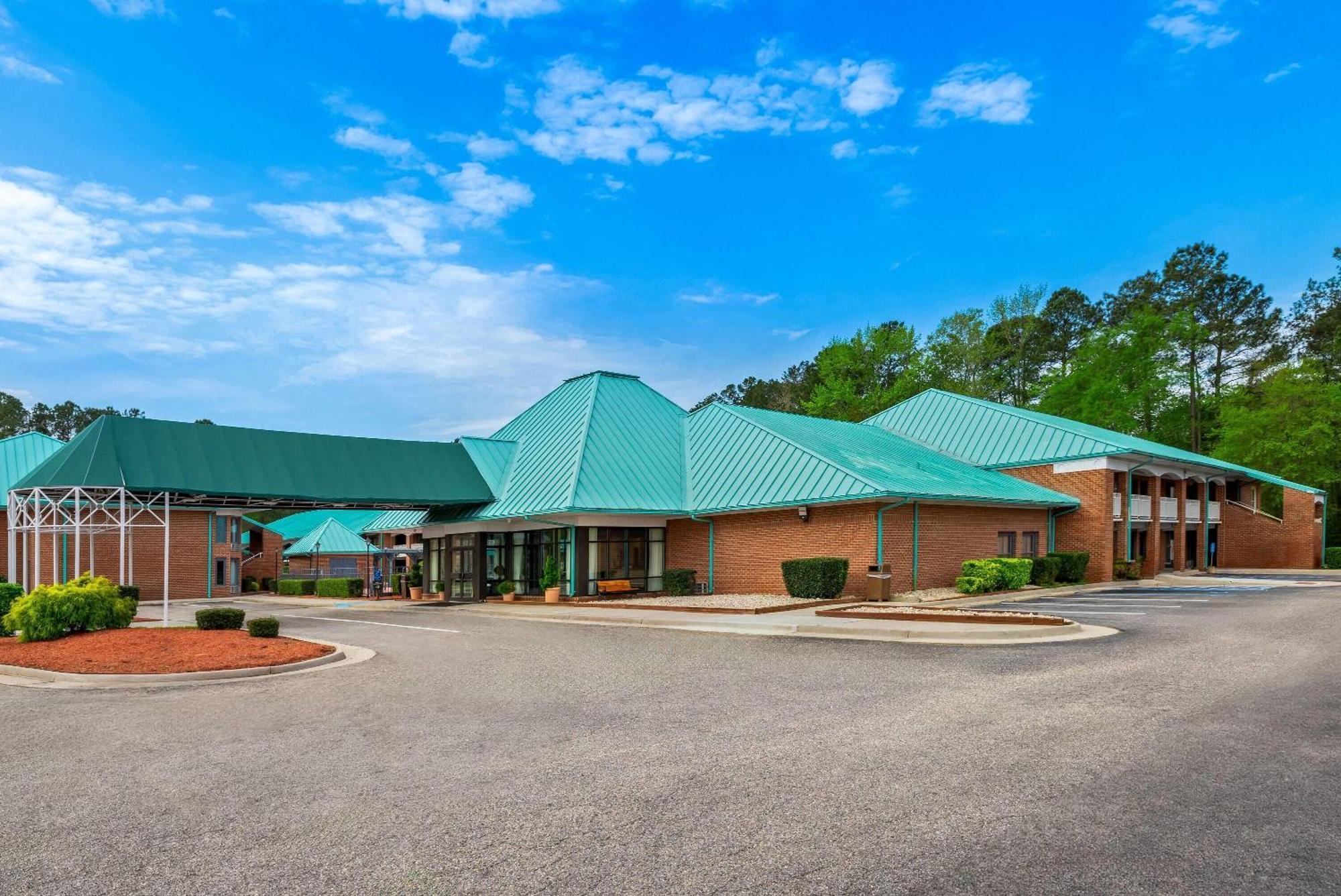 Days Inn By Wyndham Petersburg/South Fort Lee Esterno foto